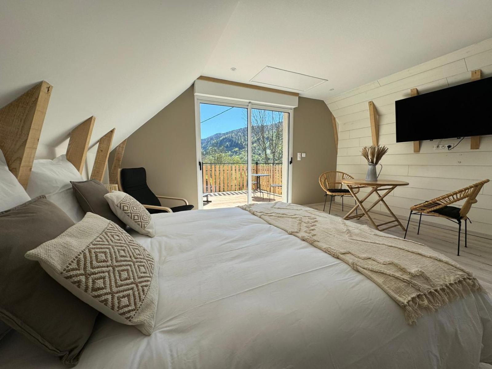 La Puy Mary Bed and Breakfast Le Falgoux Εξωτερικό φωτογραφία